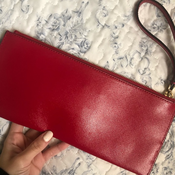 Henri Bendel wristlet - Picture 5 of 8